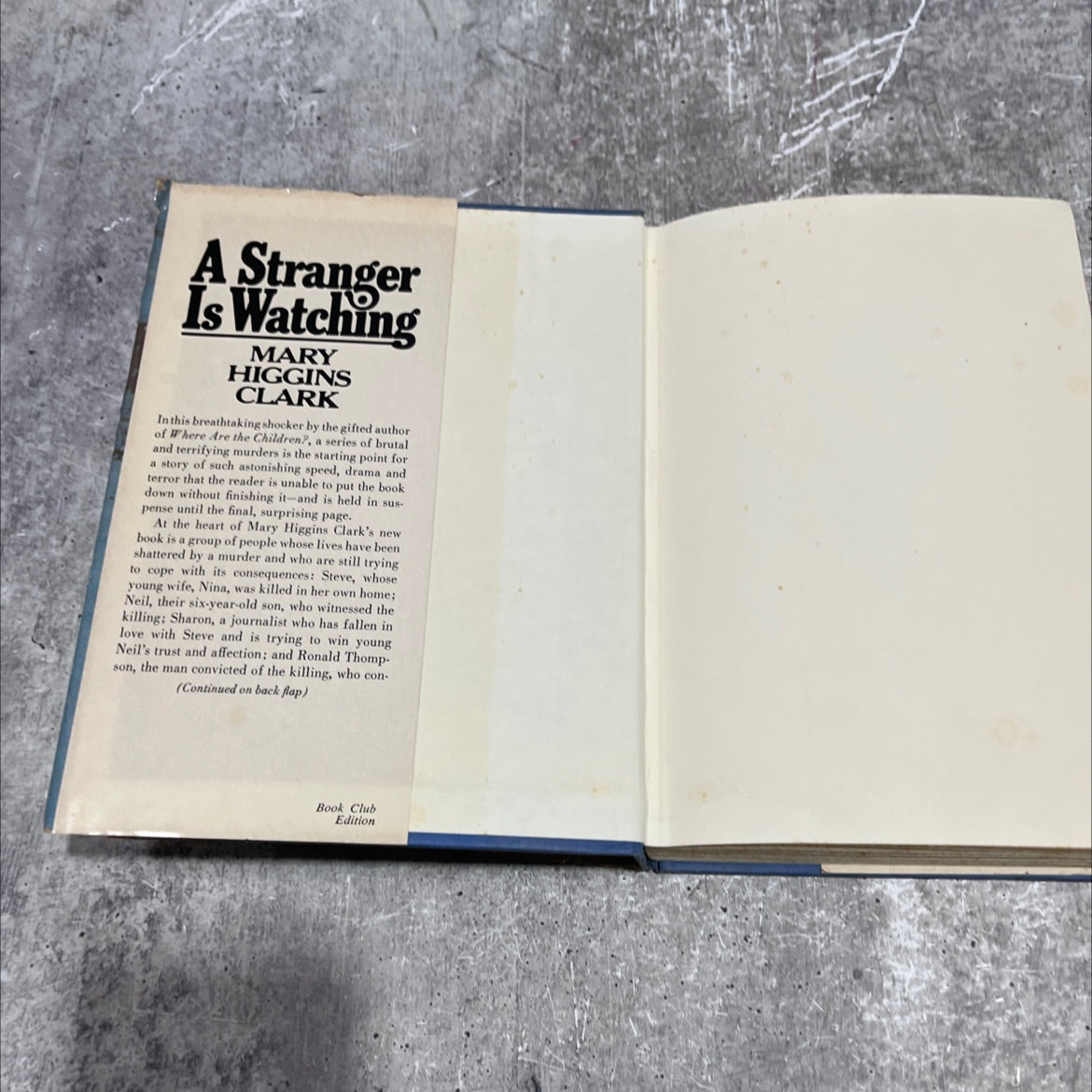 a stranger is watching book, by Mary Higgins Clark, 1977 Hardcover image 4