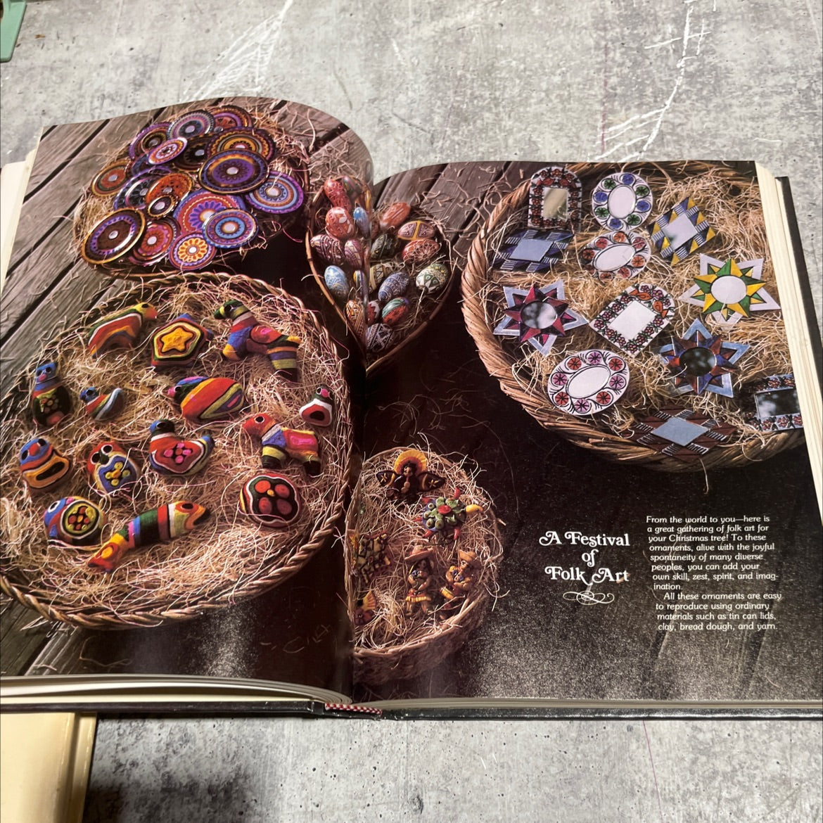 better homes and gardens treasury christmas crafts&foods book, by meredith corporation, 1982 Hardcover image 4