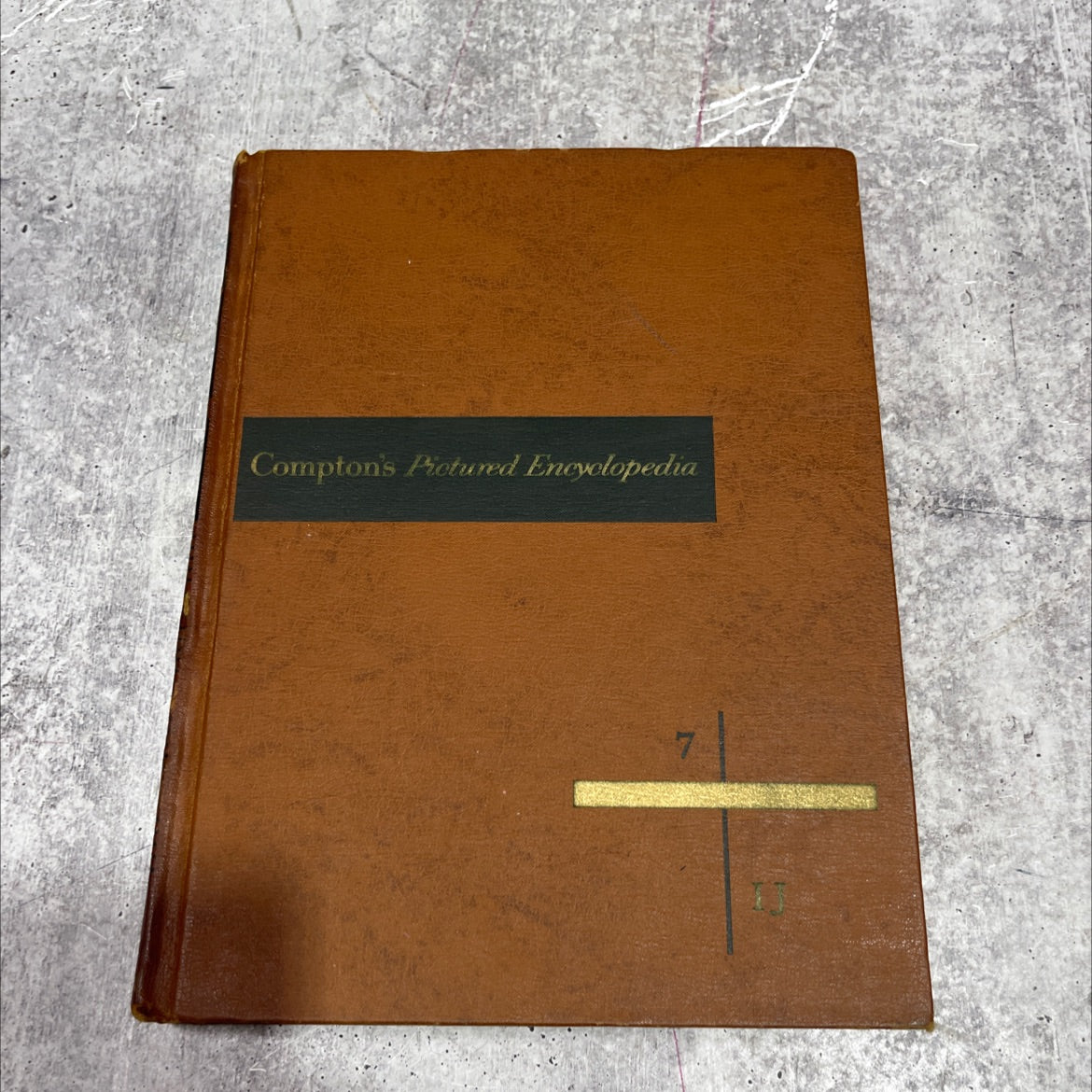 compton's pictured encyclopedia and fact-index book, by F. E.