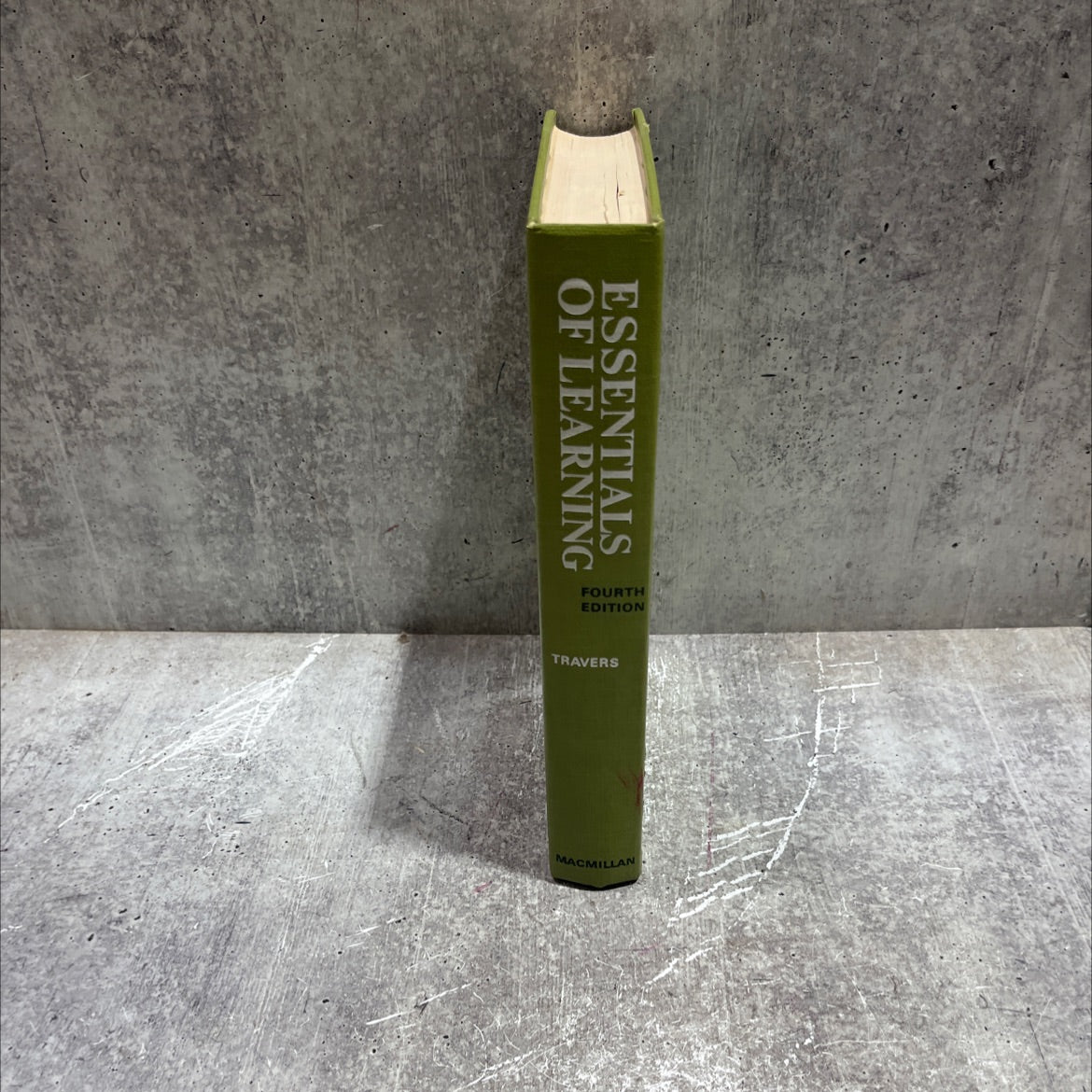 essentials of learning book, by Robert M. W. Travers, 1977 Hardcover image 4