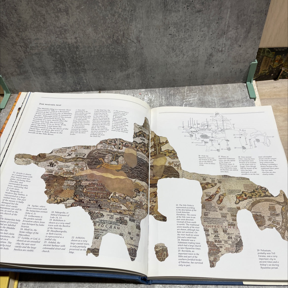 israel splendors of the holy land book, by sarah kochav, 1995 Hardcover image 4