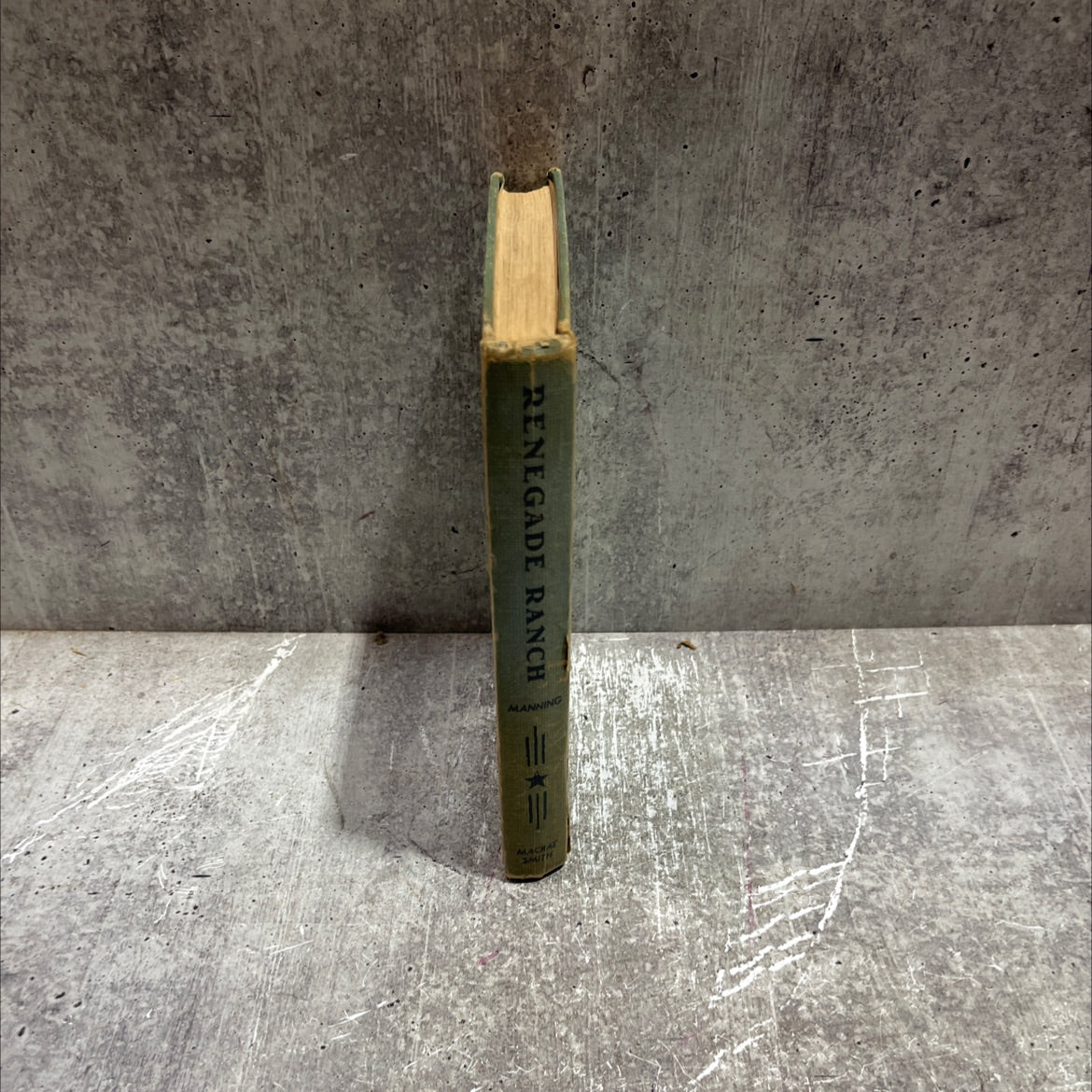 renegade ranch book, by Roy Manning, 1948 Hardcover image 4