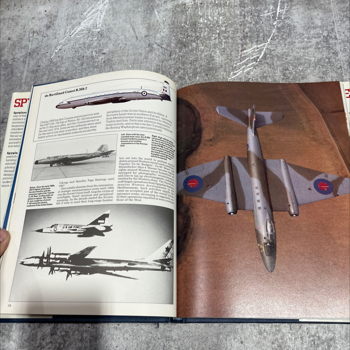 spyplane book, by David Donald, 1987 Hardcover image 4