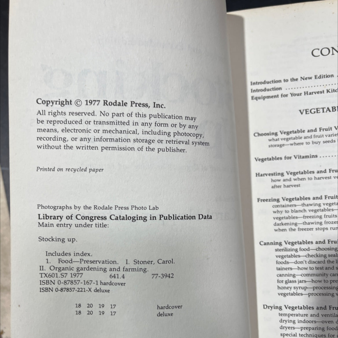 stocking up how to preserve the foods you grow, naturally book, by staff of organic gardening and farming, 1977 image 3