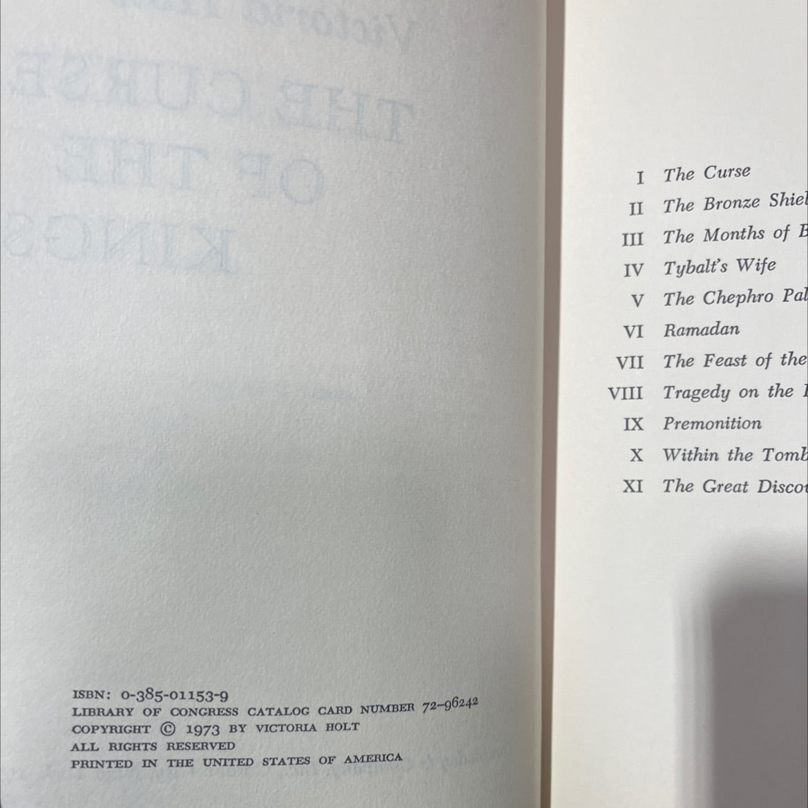 the curse of the kings book, by victoria holt, 1973 Hardcover image 3