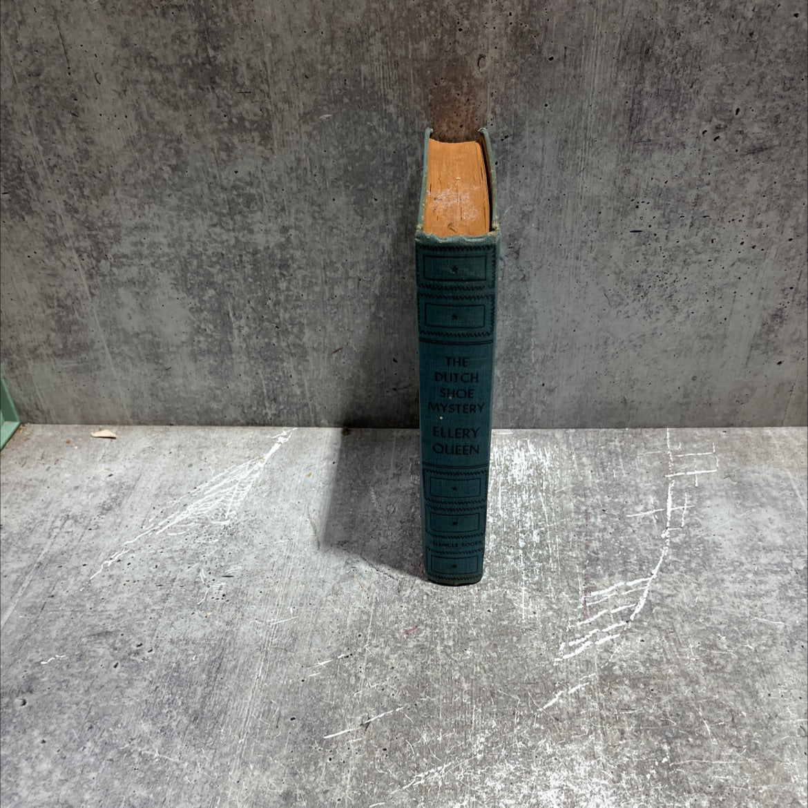 the dutch shoe mystery a problem in deduction book, by ellery queen, 1941 Hardcover image 4