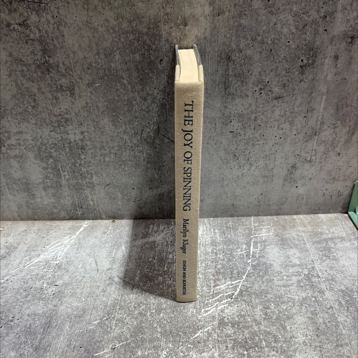 the joy of spinning book, by marilyn kluger, 1971 Hardcover image 4
