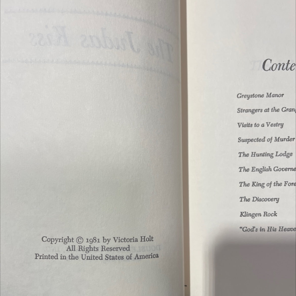 the judas kiss book, by Victoria Holt, 1981 Hardcover image 3