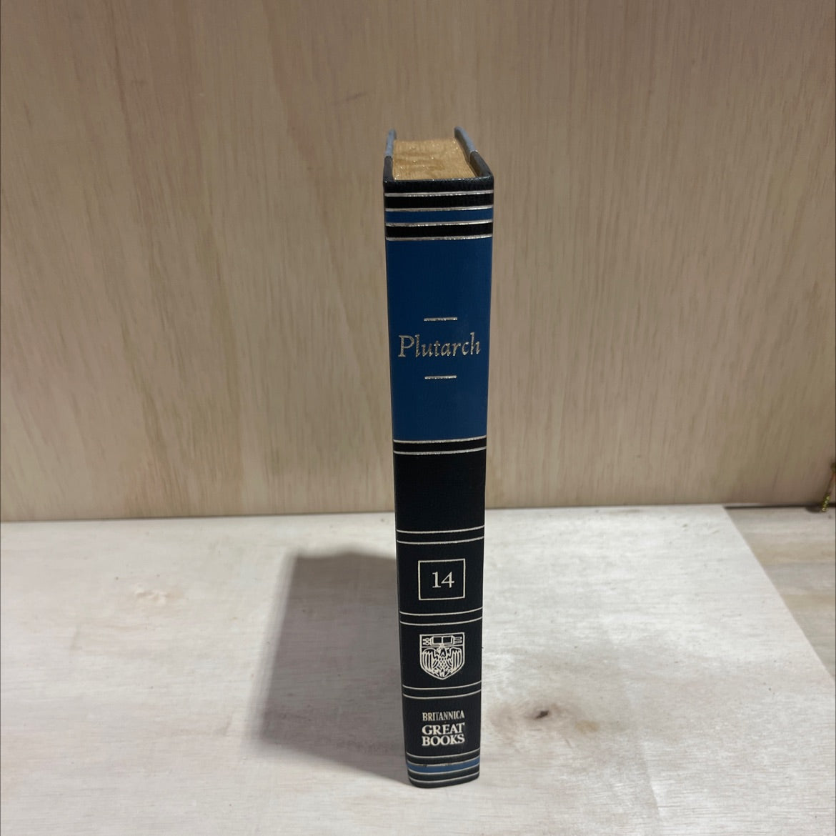 the lives of the noble grecians and romans book, by plutarch, 1988 Hardcover image 4