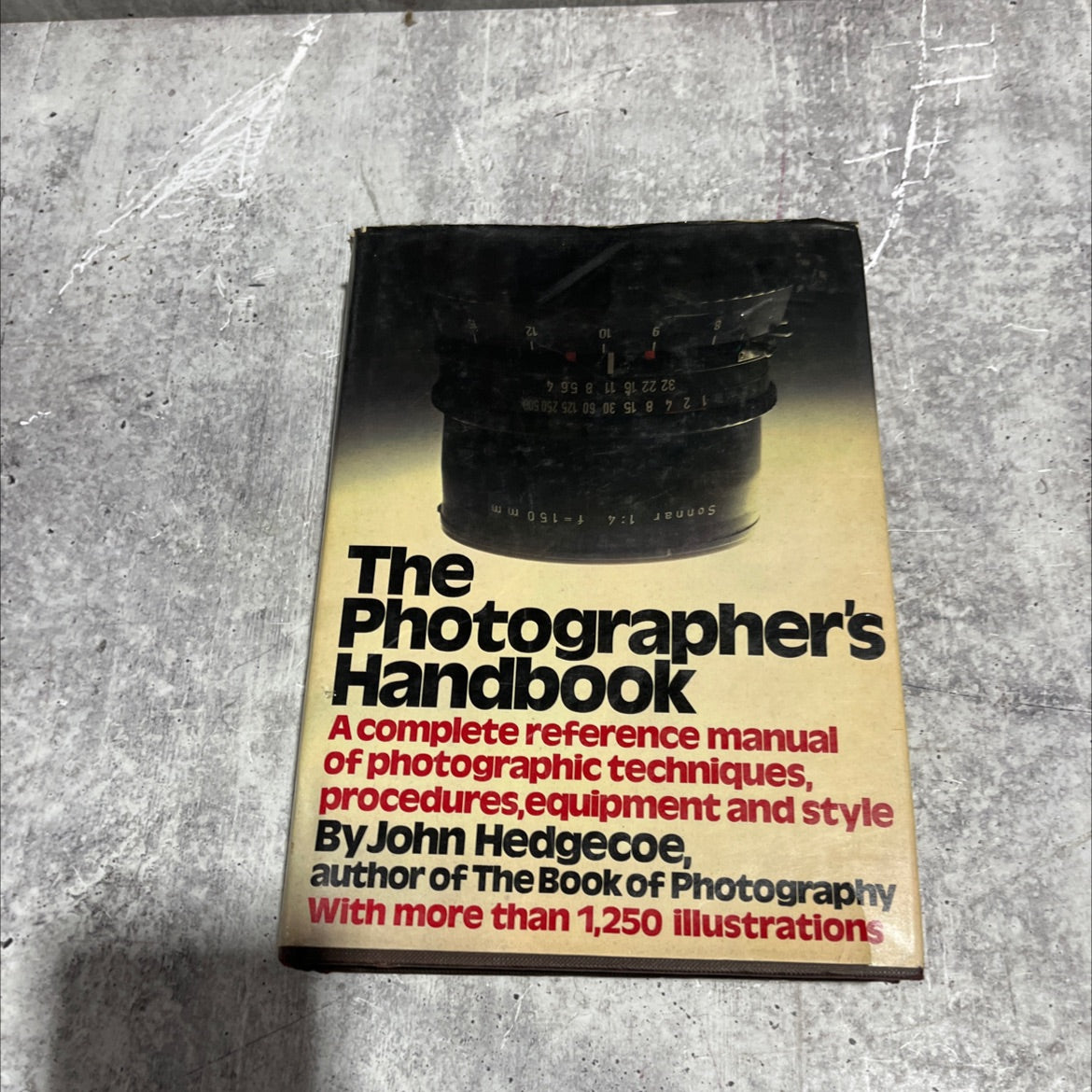 the photographer's handbook book, by john hedgecoe, 1979 Hardcover