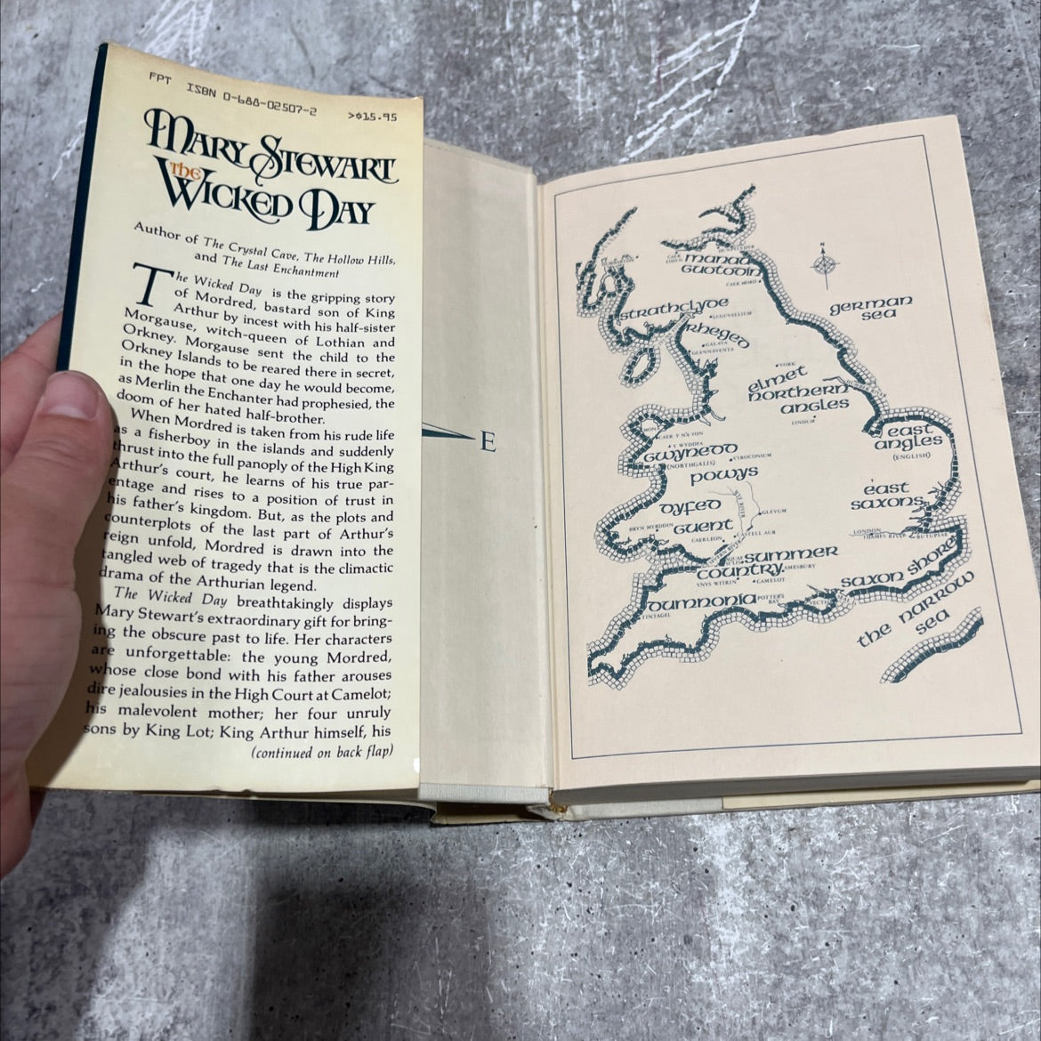 the wicked day book, by Mary Stewart, 1983 Hardcover image 4