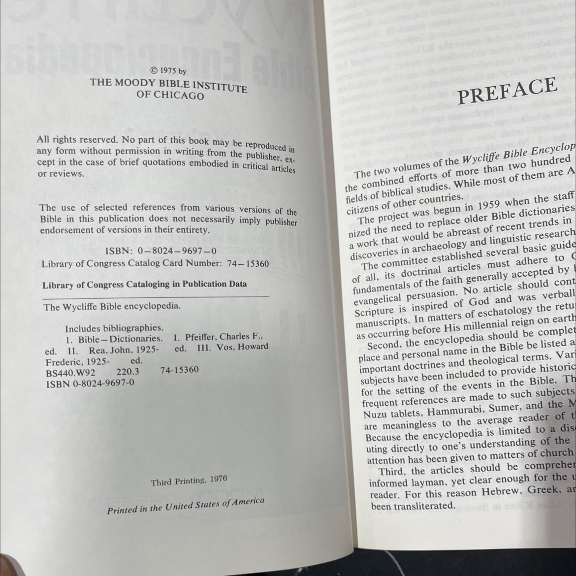 wycliffe bible encyclopedia volume 1 a-j book, by charles f. pfeiffer, howard f. vos, john rea, 1975 Hardcover image 3