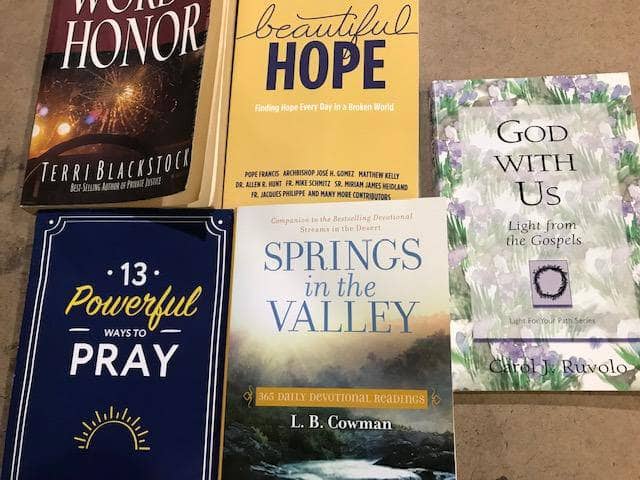 TheBookBundler Bulk Books Bestselling Adult Christian Paperbacks