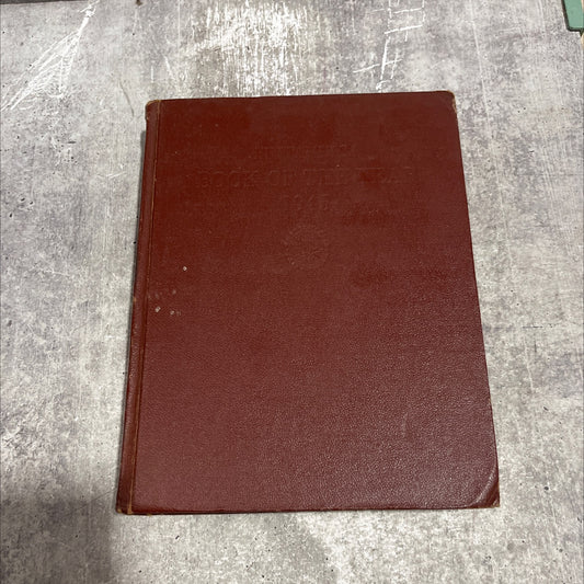 1945 britannica book of the year book, by walter yust, 1945 Hardcover image 1