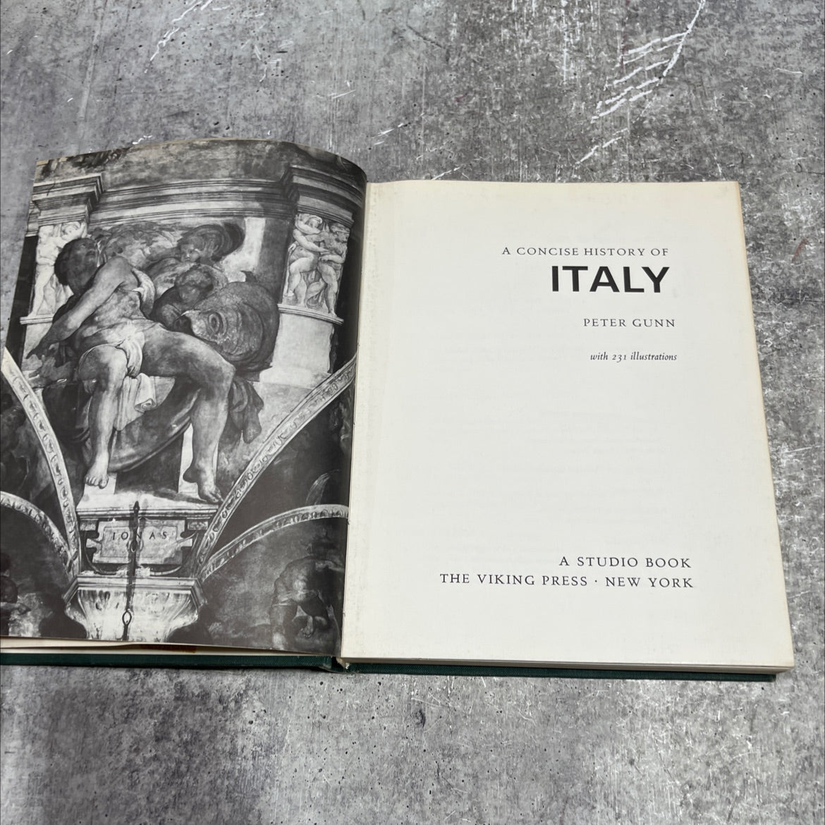 a concise history of italy book, by peter gunn, 1972 Hardcover image 2