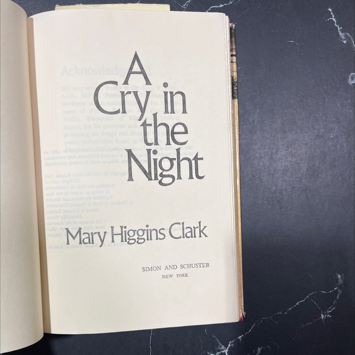 a cry in the night book, by Mary Higgins Clark, 1982 Hardcover image 2