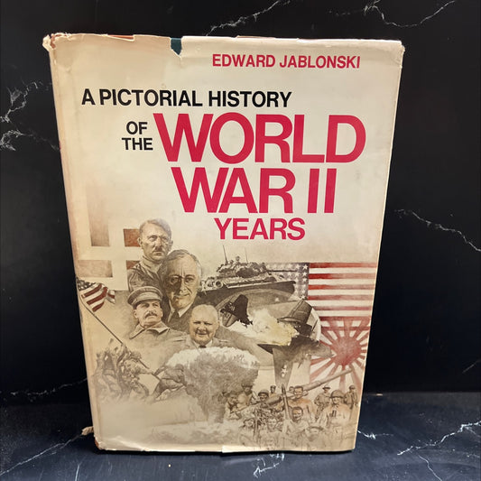 a pictorial history of the world war ii years book, by edward jablonski, 1977 Hardcover image 1