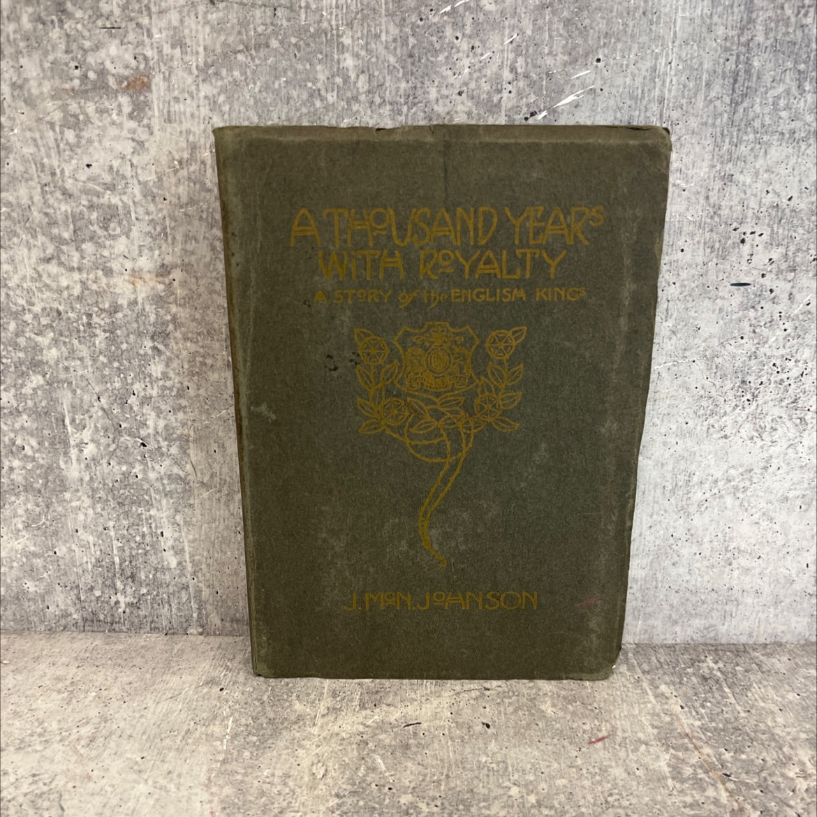 a thousand years with royalty a story of the english kings book, by j. mcn. johnson, 1913 Paperback image 1