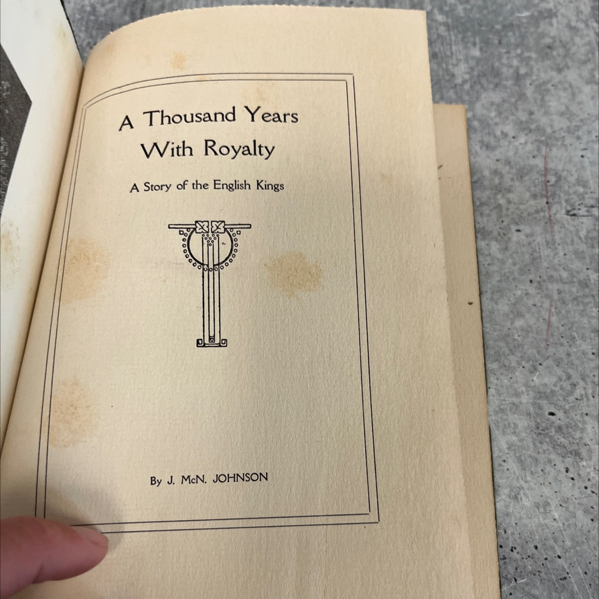 a thousand years with royalty a story of the english kings book, by j. mcn. johnson, 1913 Paperback image 2