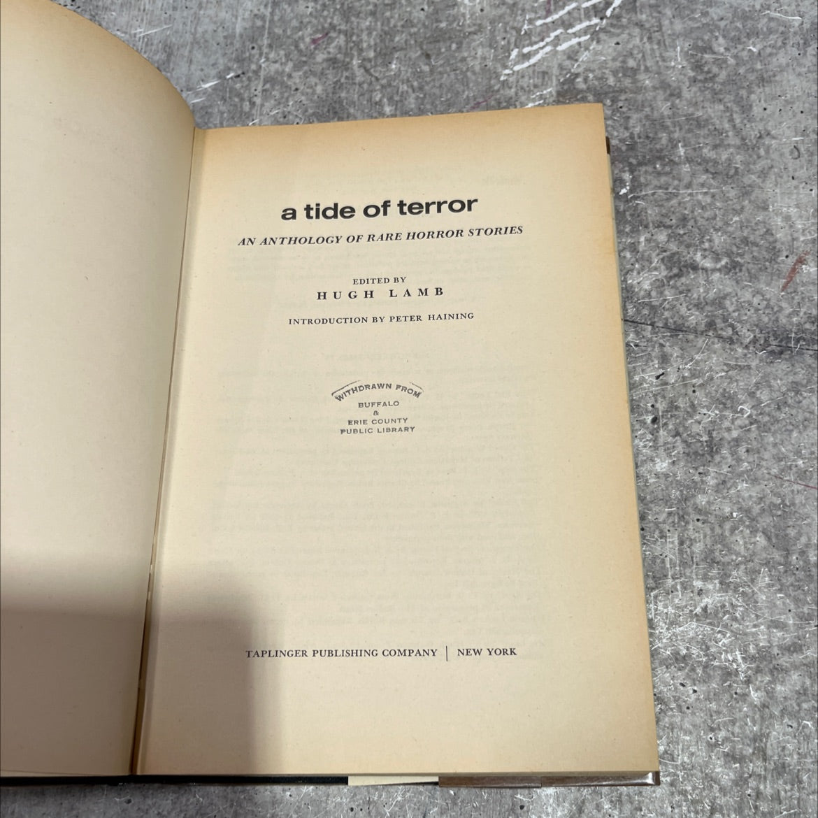 a tide of terror an anthology of rare horror stories book, by hugh lamb, 1973 Hardcover image 2