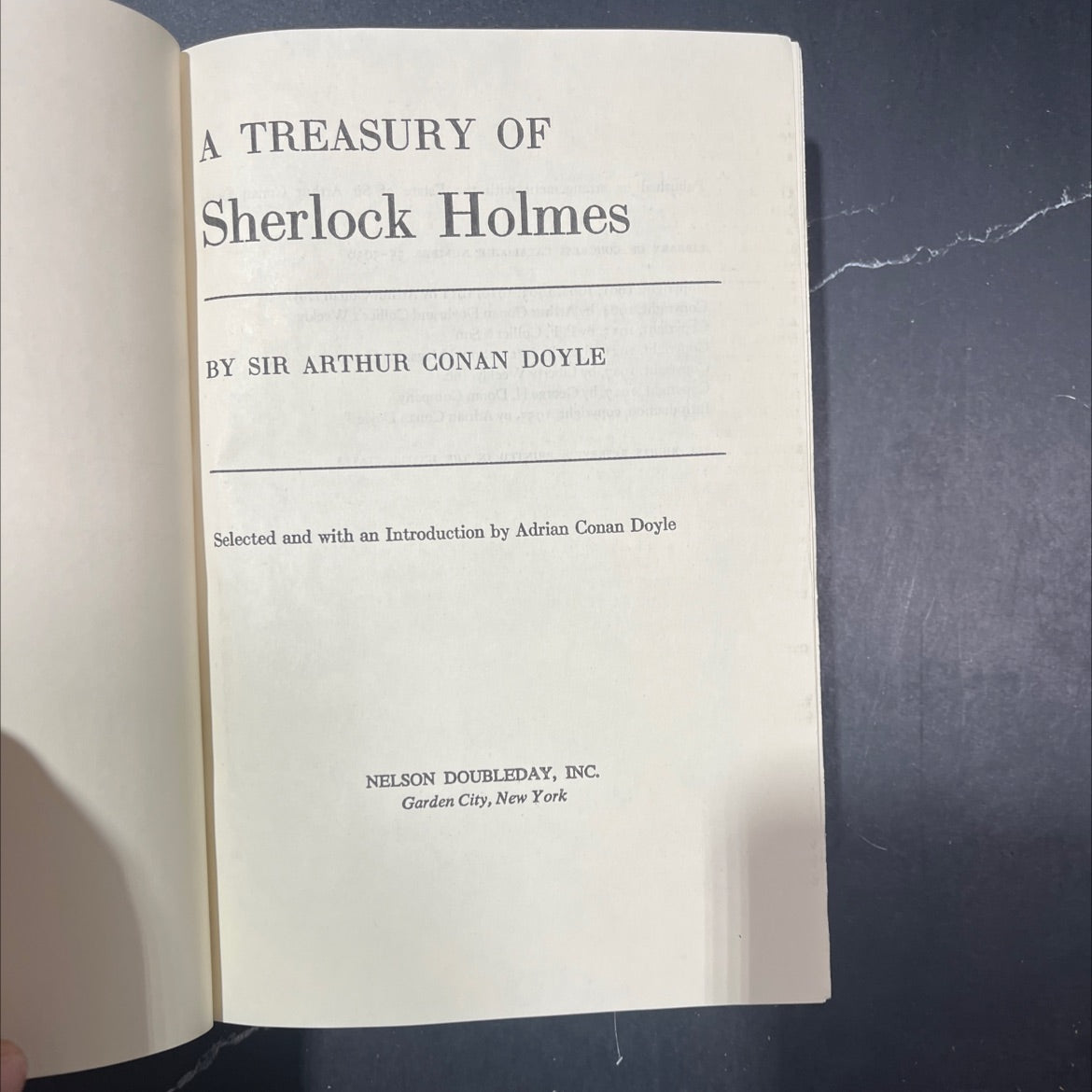 a treasury of sherlock holmes book, by sir arthur conan doyle, 2009 Hardcover image 2