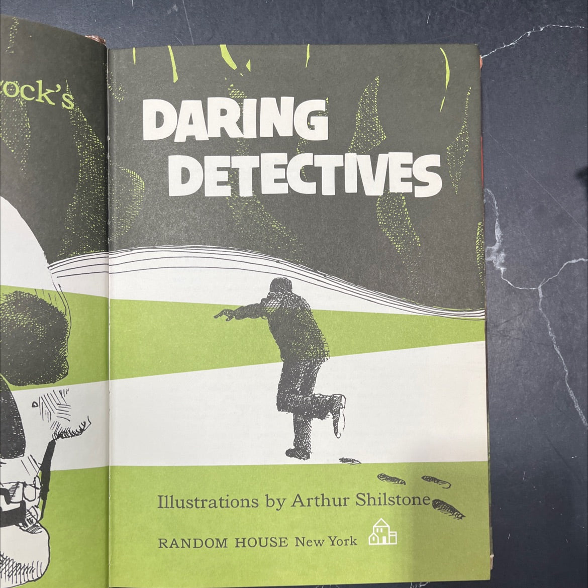 alfred hitchcock's daring detectives book, by Alfred Hitchcock, 1969 Hardcover image 2