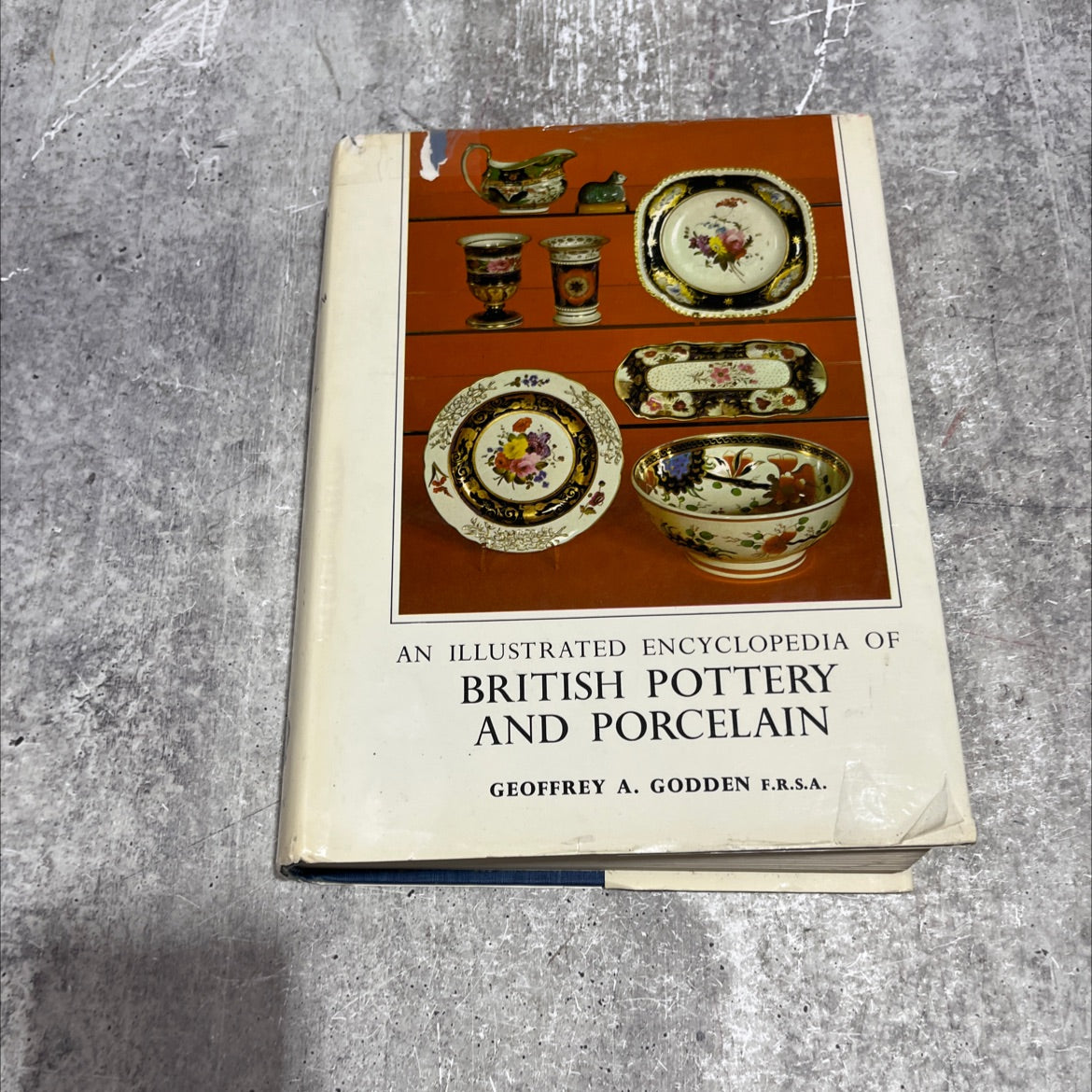 an illustrated encyclopedia of british pottery and porcelain book, by geoffrey a. godden, 1966 Hardcover image 1