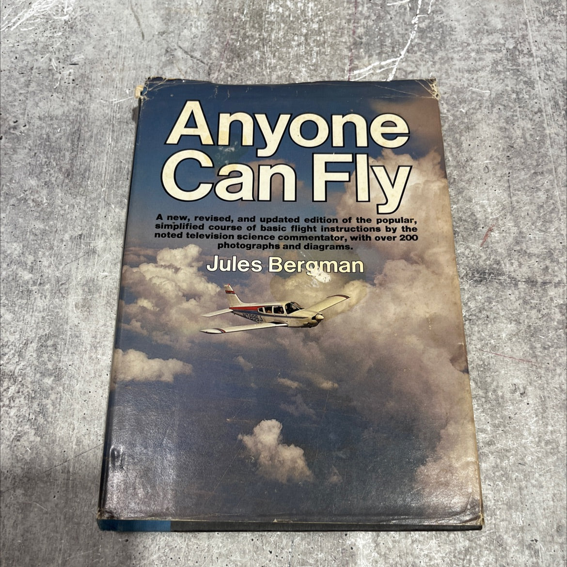 anyone can fly book, by Jules Bergman, 1977 Hardcover image 1