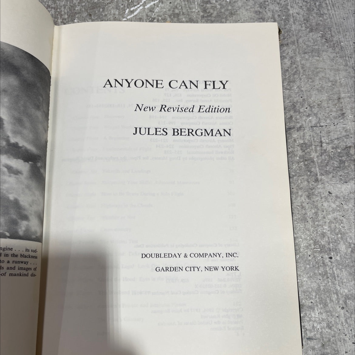 anyone can fly book, by Jules Bergman, 1977 Hardcover image 2