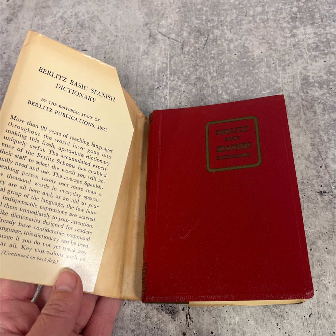 asic berlitz spanish dictionary book, by editorial staff of berlitz publications, inc., 1957 Paperback image 4