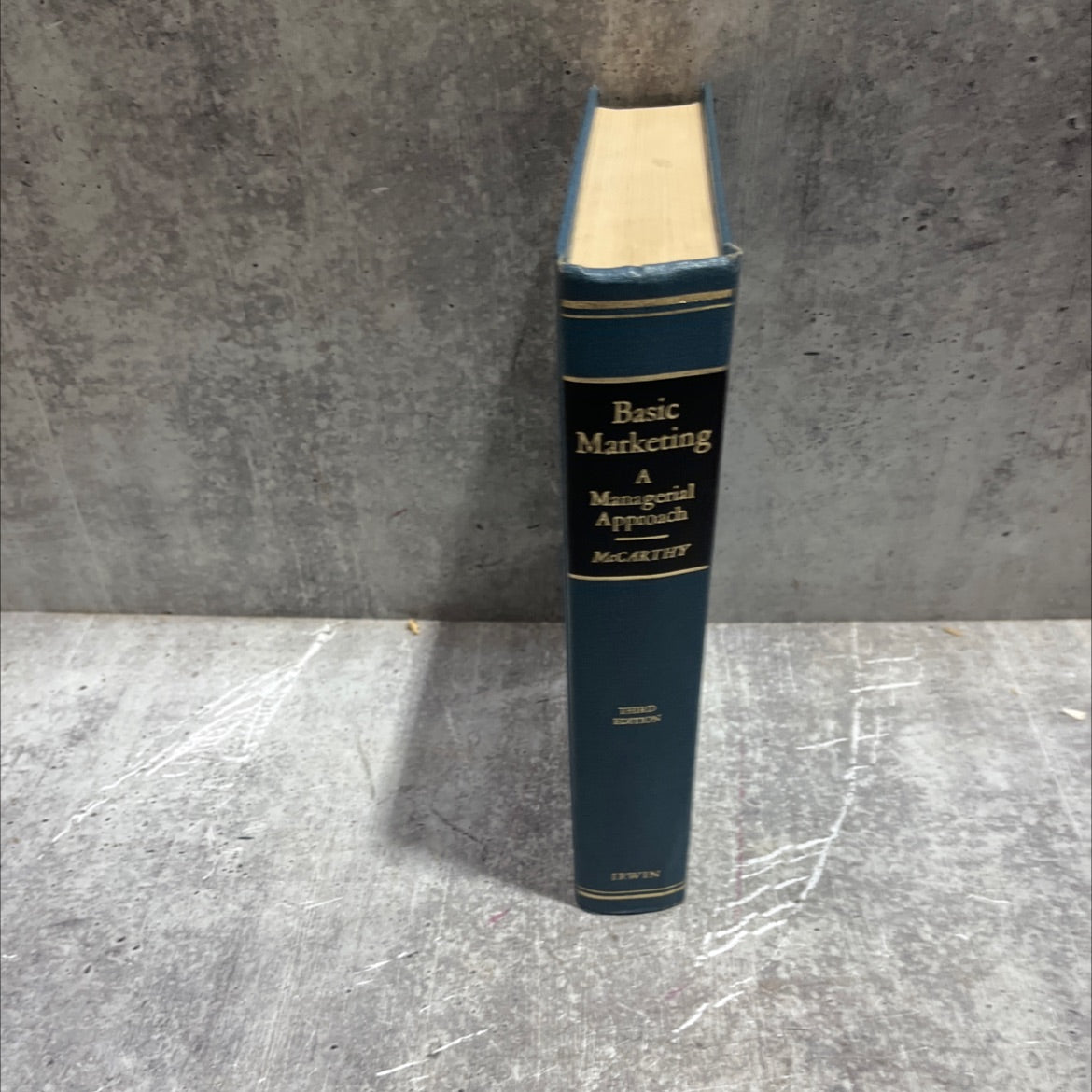 basic marketing: a managerial approach book, by e. jerome mccarthy, 1970 Hardcover image 4