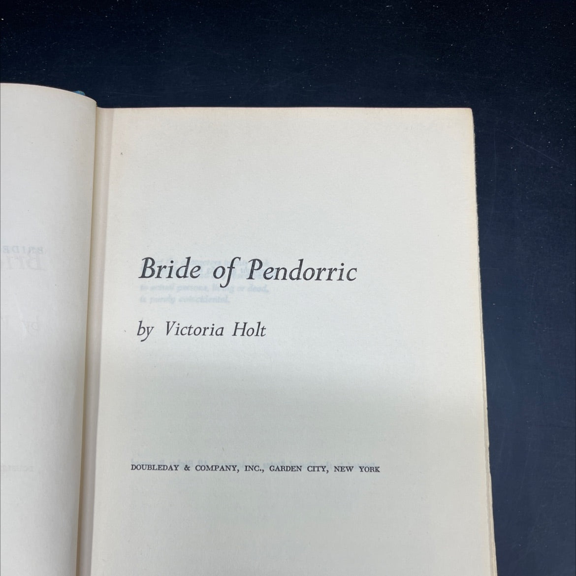 bride of pendorric book, by victoria holt, 1963 Hardcover image 2