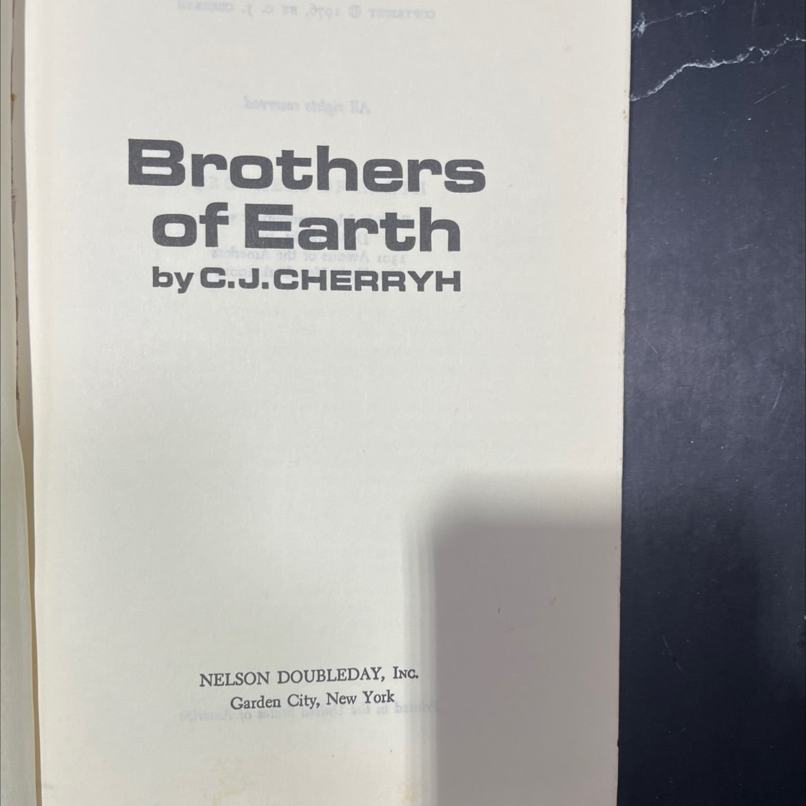 brothers of earth book, by C.J. Cherryh, 1976 Hardcover image 2