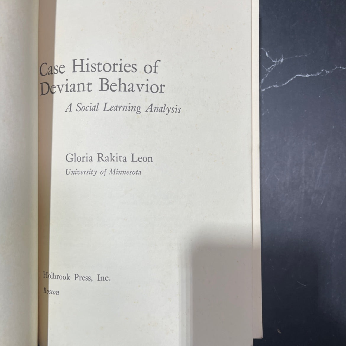 case histories of deviant behavior a social learning analysis book, by gloria rakita leon, 1974 Paperback image 2