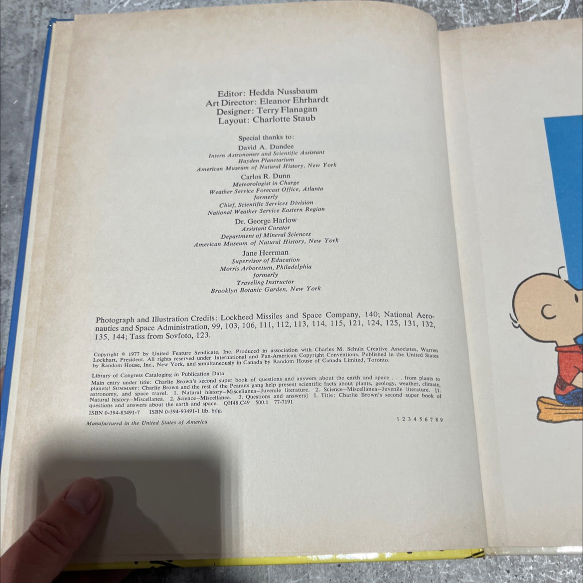 charlie brown's second super book of questions and answers about the earth and space... from plants to planets! book, image 3