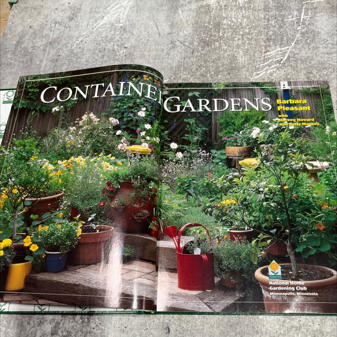 container gardens book, by Barbara Pleasant, Doreen Howard, Betty Mackey, 2004 Hardcover image 2