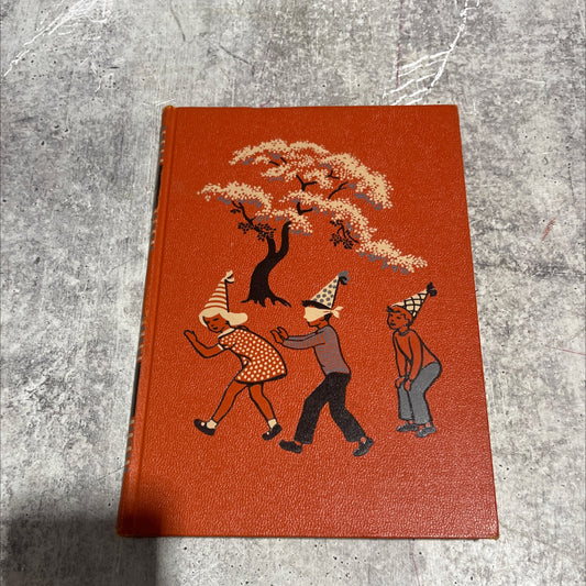 creative play and hobbies book, by I. Armatrong Roberts, 1949 Hardcover image 1