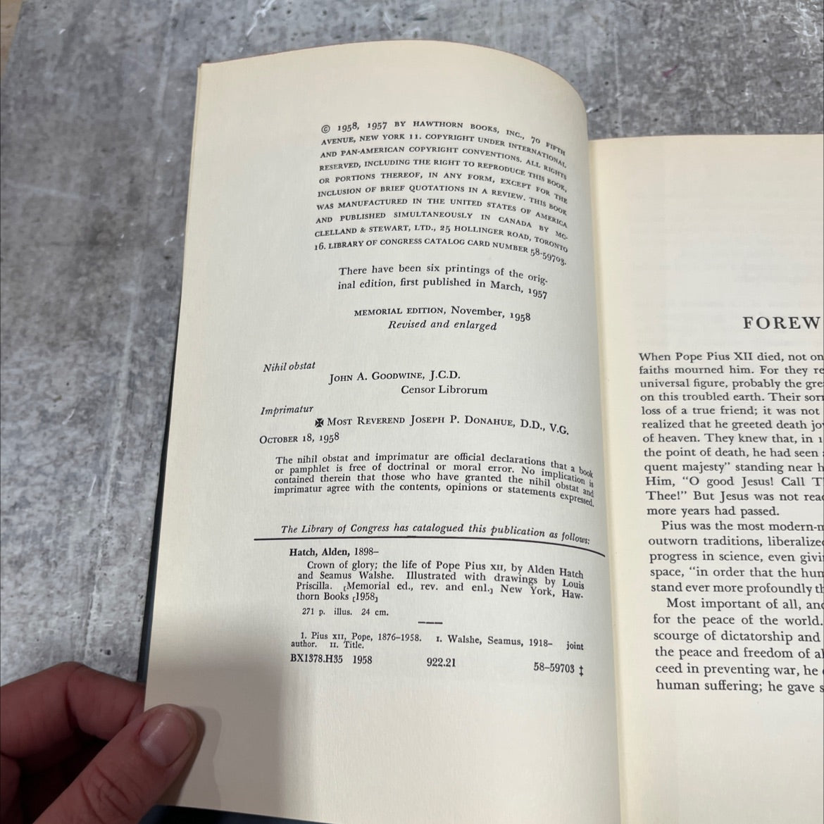 crown of glory the life of pope pius xii book, by alden hatch, seamus walshe, 1958 Hardcover image 3