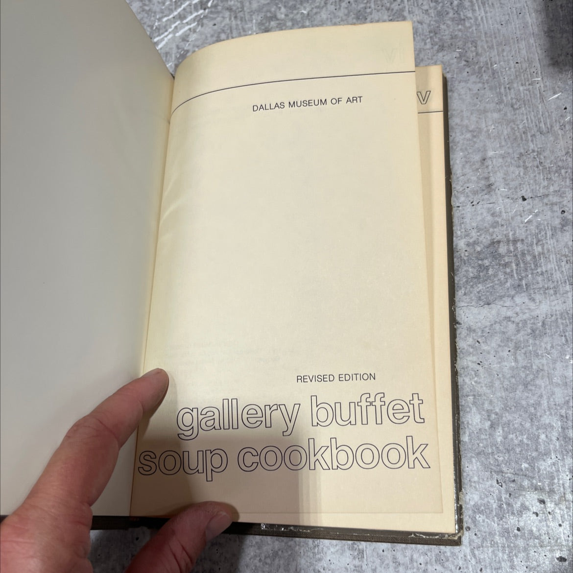 dallas museum of art v revised edition gallery buffet soup cookbook book, by unknown, 1983 Hardcover image 2