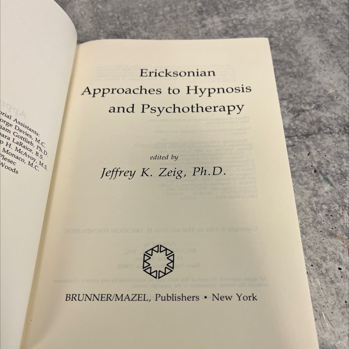 ericksonian approaches to hypnosis and psychotherapy book, by Jeffrey K. Zeig, Ph.D., 1982 Hardcover image 2