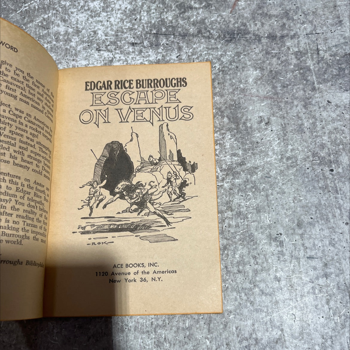 escape on venus book, by edgar rice burroughs, 1946 Paperback image 2