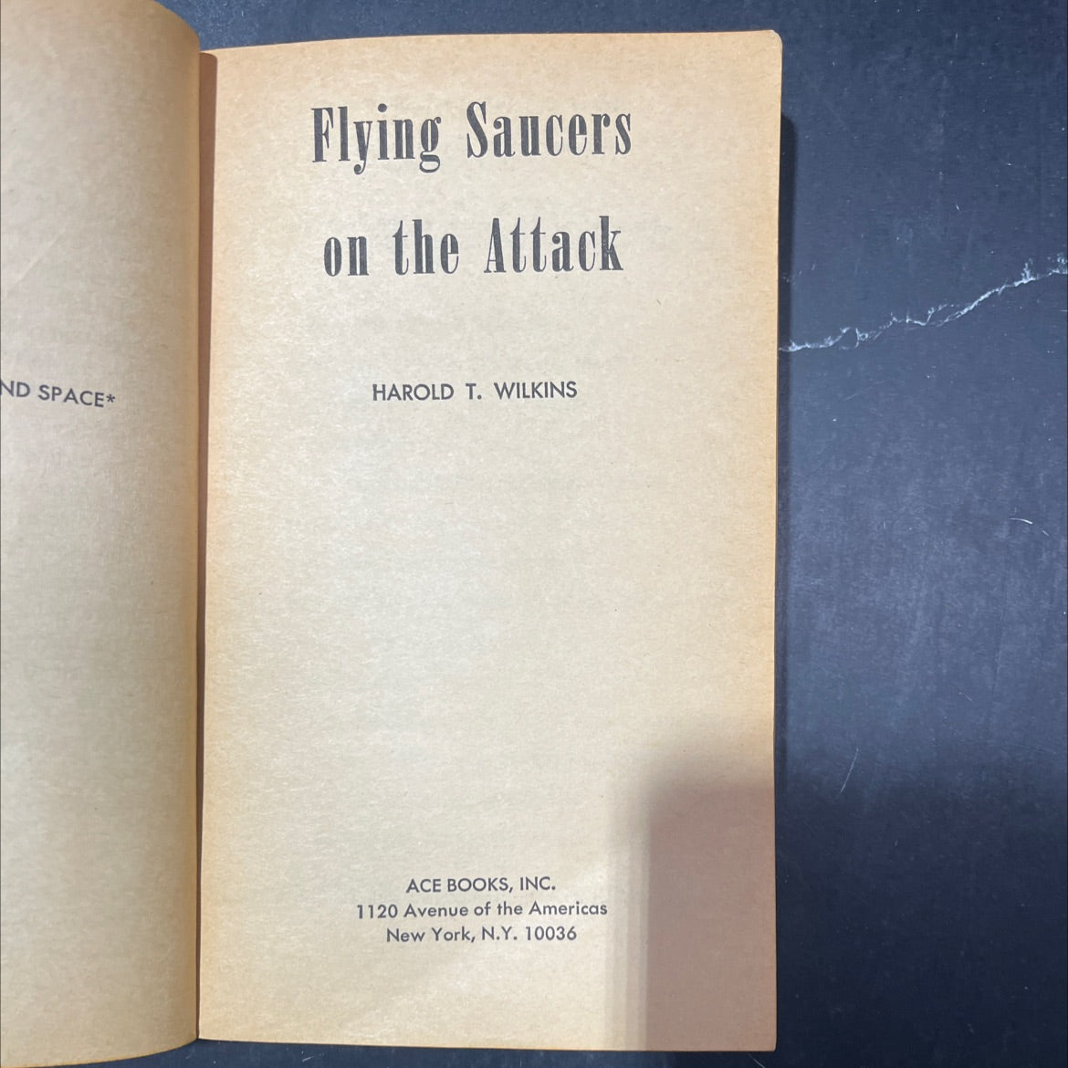 flying saucers on the attack book, by harold t. wilkins, 1967 Paperback image 2