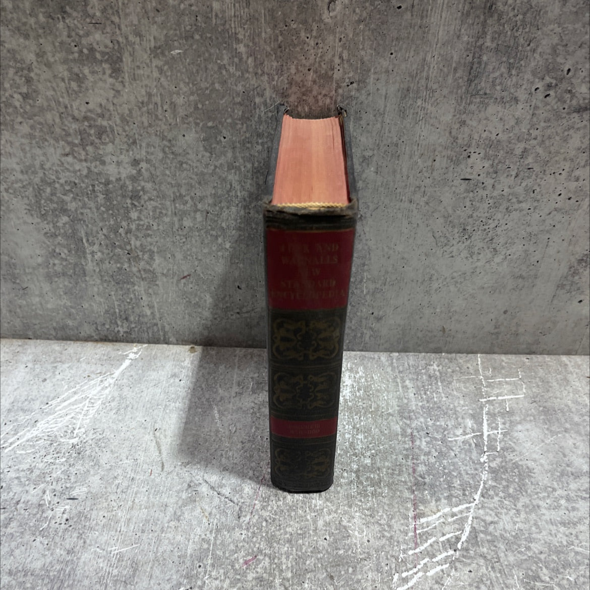 funk & wagnalls new standard encyclopedia of universal knowledge book, by unknown, 1946 Hardcover image 4