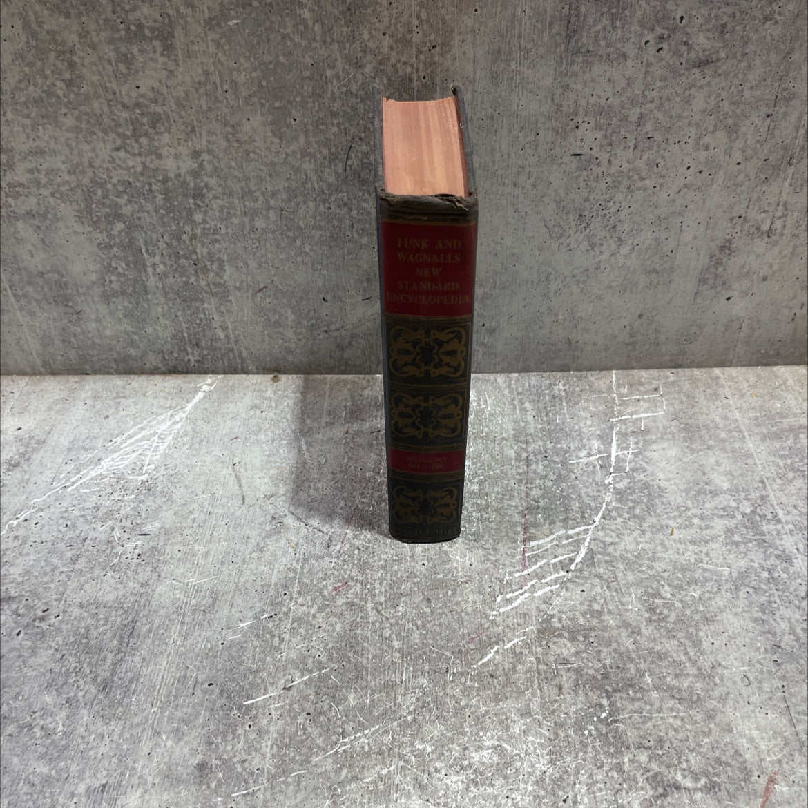 funk & wagnalls new standard encyclopedia vol. viii book, by frank h. vizetelly, 1946 Hardcover image 4