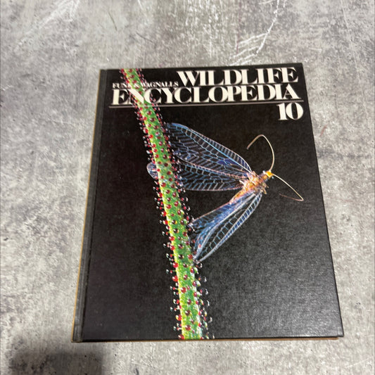 funk & wagnalls wildlife encyclopedia book, by dr. maurice burton, robert burton, 1974 Hardcover image 1