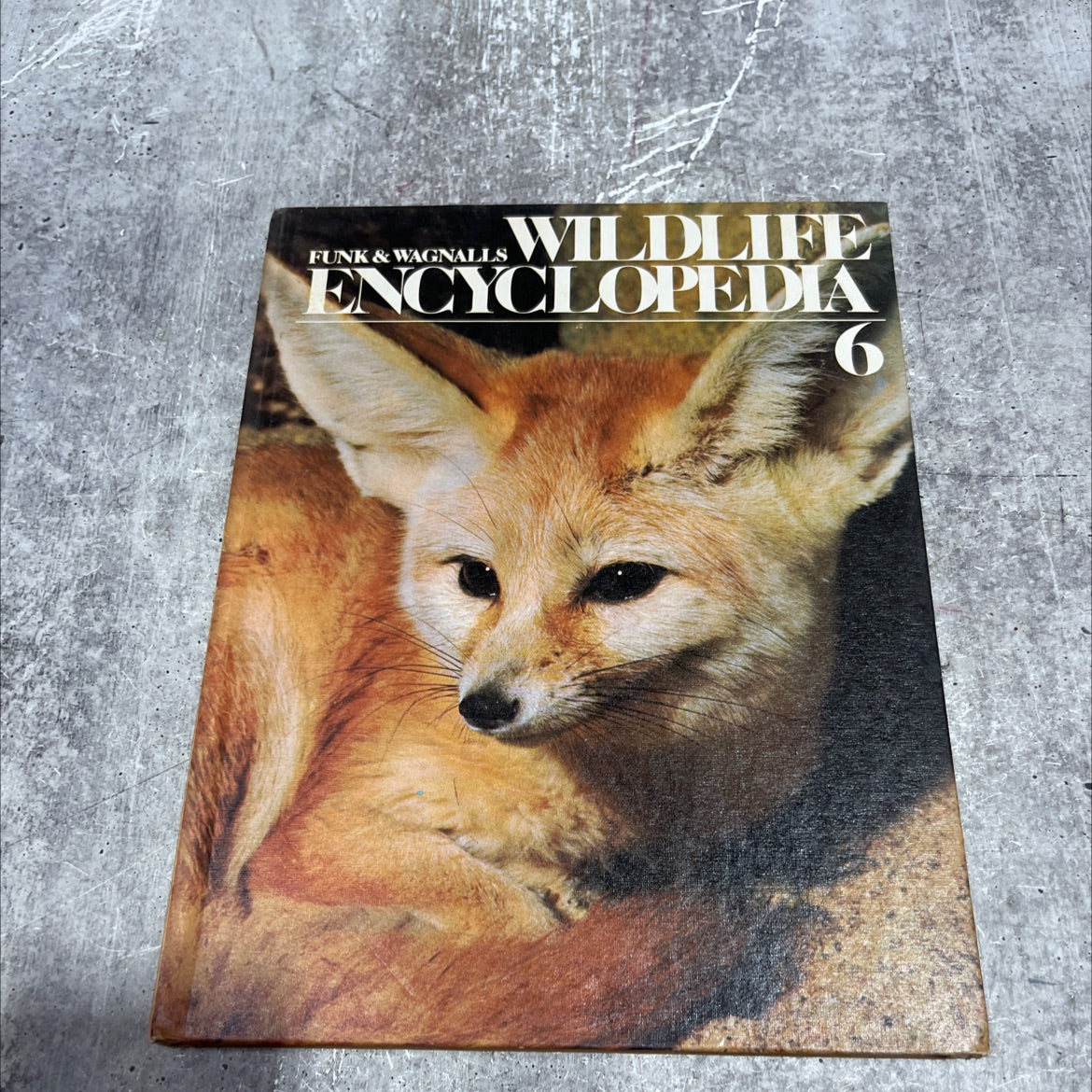 funk & wildlife wagnalls encyclopedia book, by dr. maurice burton and robert burton, 1974 Hardcover image 1