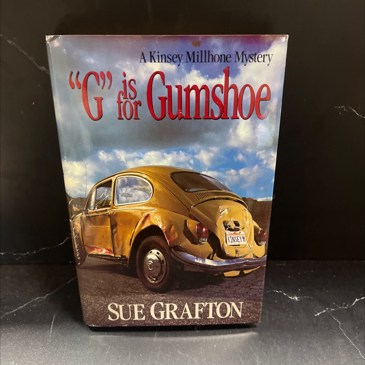 g is for gumshoe book, by Sue Grafton, 1990 Hardcover image 1