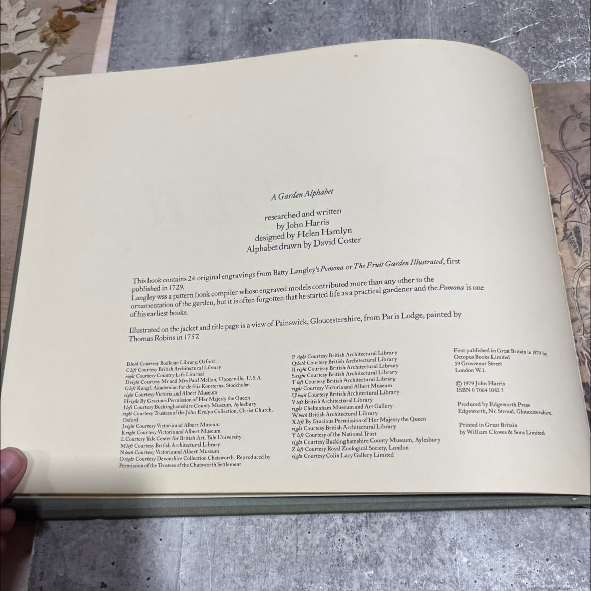 garden alphabet book, by John Harris, 1979 Hardcover image 3
