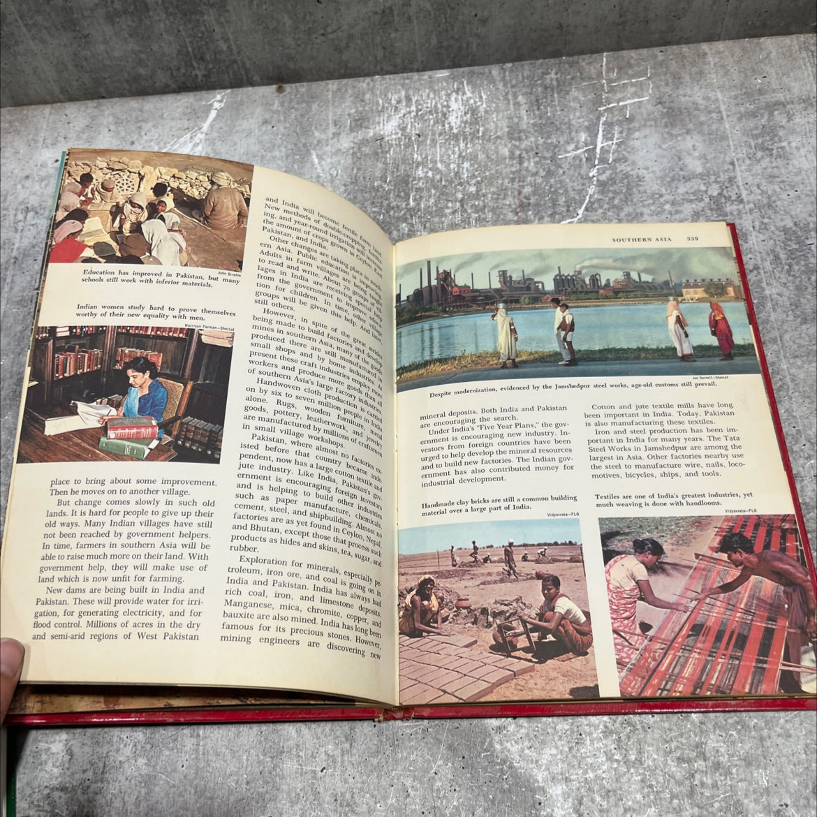 golden book picture atlas of the world in six volumes book, by dorothy w. furman, 1960 Hardcover image 4