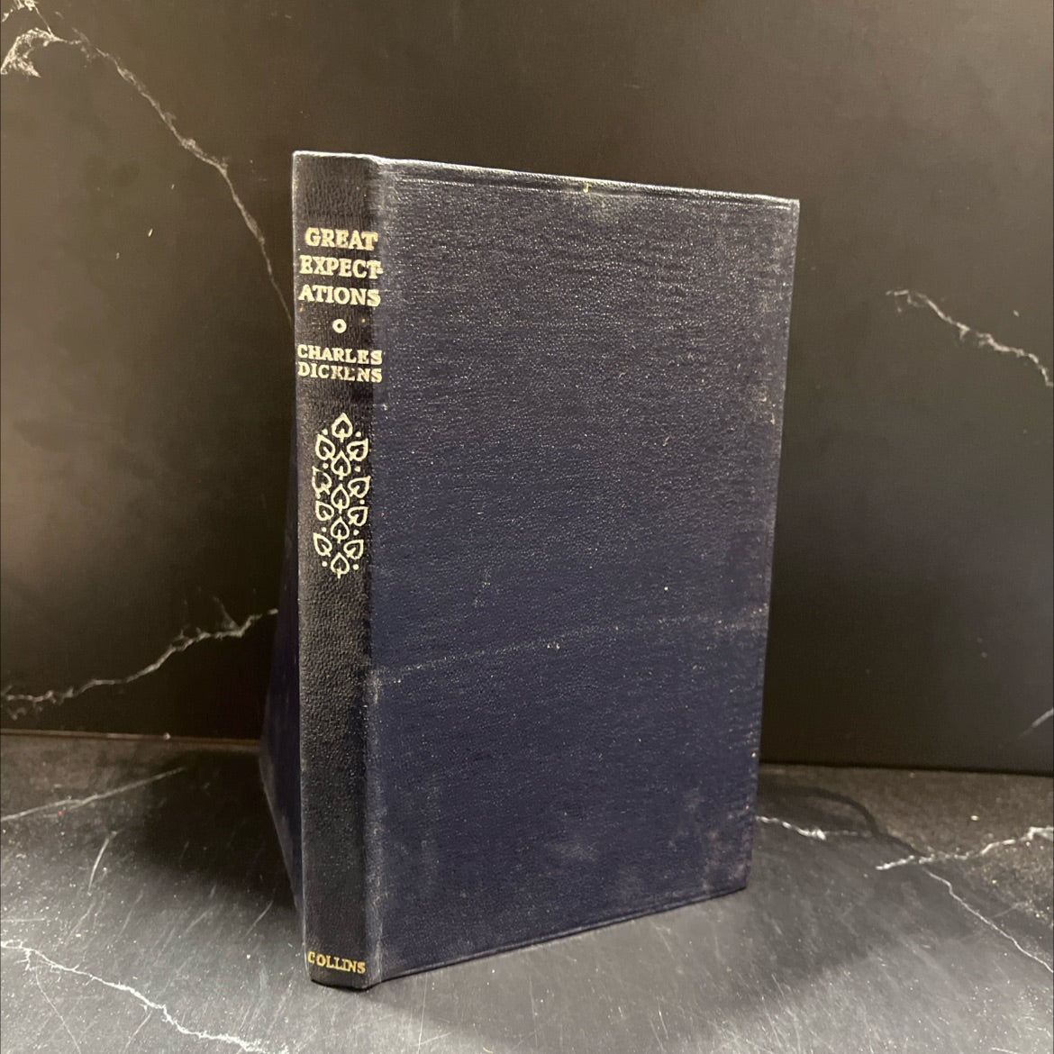 great expectations book, by charles dickens, 1968 Hardcover image 1